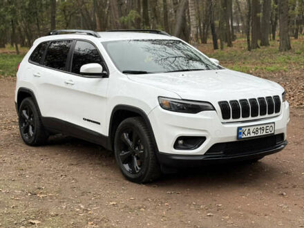 Белый Джип Чероки, объемом двигателя 3.24 л и пробегом 135 тыс. км за 20500 $, фото 1 на Automoto.ua