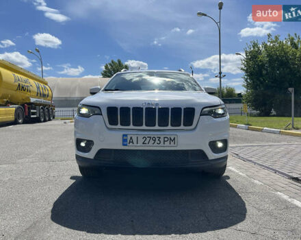 Білий Джип Cherokee, об'ємом двигуна 2.36 л та пробігом 120 тис. км за 15000 $, фото 1 на Automoto.ua