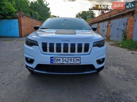 Белый Джип Чероки, объемом двигателя 2 л и пробегом 45 тыс. км за 19500 $, фото 1 на Automoto.ua