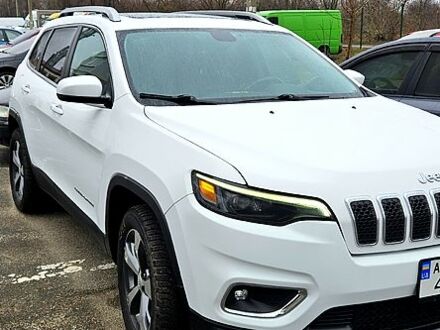 Белый Джип Чероки, объемом двигателя 3.2 л и пробегом 137 тыс. км за 19500 $, фото 1 на Automoto.ua