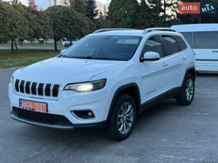 Белый Джип Чероки, объемом двигателя 3.2 л и пробегом 126 тыс. км за 14200 $, фото 1 на Automoto.ua