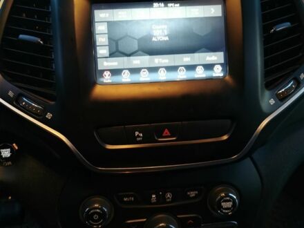 Білий Джип Cherokee, об'ємом двигуна 2.36 л та пробігом 140 тис. км за 17300 $, фото 1 на Automoto.ua