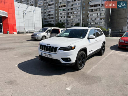 Білий Джип Cherokee, об'ємом двигуна 2 л та пробігом 37 тис. км за 22500 $, фото 1 на Automoto.ua