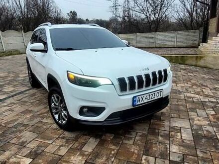 Белый Джип Чероки, объемом двигателя 2.36 л и пробегом 156 тыс. км за 14900 $, фото 1 на Automoto.ua