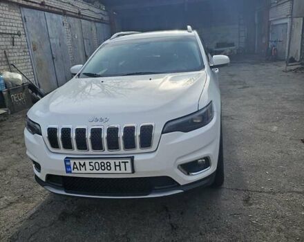 Белый Джип Чероки, объемом двигателя 2 л и пробегом 98 тыс. км за 19400 $, фото 1 на Automoto.ua