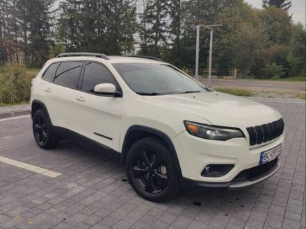 Белый Джип Чероки, объемом двигателя 3.2 л и пробегом 82 тыс. км за 20000 $, фото 1 на Automoto.ua