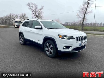 Джип Cherokee 2019 у Ромнах на Automoto.ua Білий Джип Cherokee, об'ємом двигуна 32 л та пробігом 99 тис. км за 21400 $, фото 1 на Automoto.ua