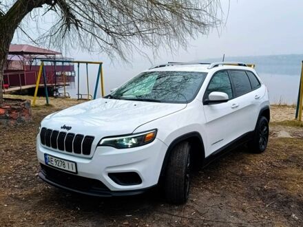 Білий Джип Cherokee, об'ємом двигуна 2.4 л та пробігом 20 тис. км за 15000 $, фото 1 на Automoto.ua