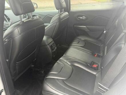 Білий Джип Cherokee, об'ємом двигуна 2.4 л та пробігом 107 тис. км за 9497 $, фото 1 на Automoto.ua