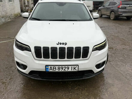 Белый Джип Чероки, объемом двигателя 2.36 л и пробегом 46 тыс. км за 16000 $, фото 1 на Automoto.ua