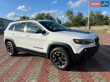 Білий Джип Cherokee, об'ємом двигуна 3.24 л та пробігом 94 тис. км за 21300 $, фото 1 на Automoto.ua