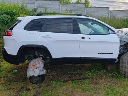 Білий Джип Cherokee, об'ємом двигуна 0 л та пробігом 85 тис. км за 6780 $, фото 1 на Automoto.ua