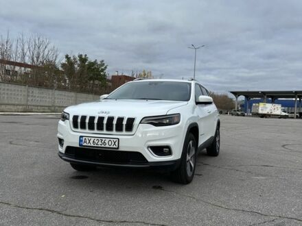 Білий Джип Cherokee, об'ємом двигуна 3.2 л та пробігом 113 тис. км за 17500 $, фото 1 на Automoto.ua