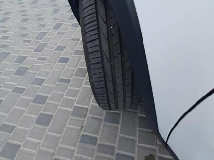 Білий Джип Cherokee, об'ємом двигуна 2.36 л та пробігом 69 тис. км за 18300 $, фото 1 на Automoto.ua