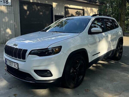 Белый Джип Чероки, объемом двигателя 2.36 л и пробегом 123 тыс. км за 15500 $, фото 1 на Automoto.ua