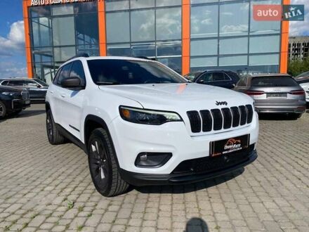 Білий Джип Cherokee, об'ємом двигуна 3.24 л та пробігом 124 тис. км за 18900 $, фото 1 на Automoto.ua