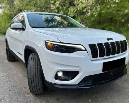 Белый Джип Чероки, объемом двигателя 2.4 л и пробегом 67 тыс. км за 16500 $, фото 1 на Automoto.ua
