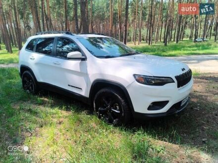 Джип Чероки 2021 в Сумах на Automoto.ua Белый Джип Чероки, объемом двигателя 3.24 л и пробегом 70 тыс. км за 21500 $, фото 1 на Automoto.ua