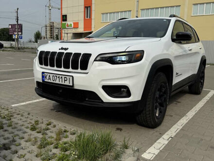 Джип Чероки 2022 в Киеве на Automoto.ua Белый Джип Чероки, объемом двигателя 3.24 л и пробегом 28 тыс. км за 25400 $, фото 1 на Automoto.ua