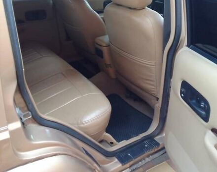 Бежевый Джип Чероки, объемом двигателя 2.5 л и пробегом 292 тыс. км за 5836 $, фото 2 на Automoto.ua