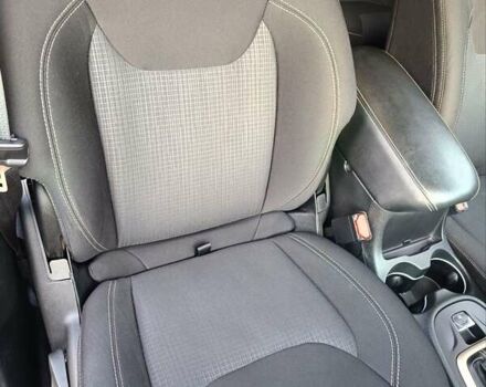 Бежевий Джип Cherokee, об'ємом двигуна 2.36 л та пробігом 95 тис. км за 14900 $, фото 14 на Automoto.ua