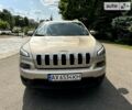 Бежевий Джип Cherokee, об'ємом двигуна 3.2 л та пробігом 139 тис. км за 12800 $, фото 2 на Automoto.ua