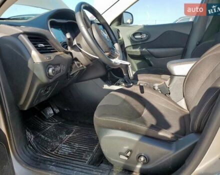 Бежевий Джип Cherokee, об'ємом двигуна 3.24 л та пробігом 88 тис. км за 1000 $, фото 6 на Automoto.ua