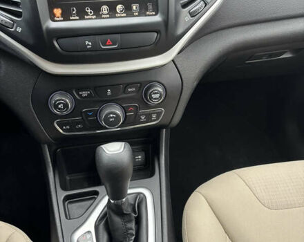 Бежевый Джип Чероки, объемом двигателя 2.4 л и пробегом 124 тыс. км за 13300 $, фото 28 на Automoto.ua