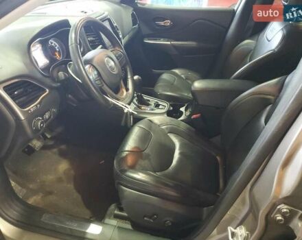 Бежевый Джип Чероки, объемом двигателя 2.36 л и пробегом 166 тыс. км за 3200 $, фото 6 на Automoto.ua