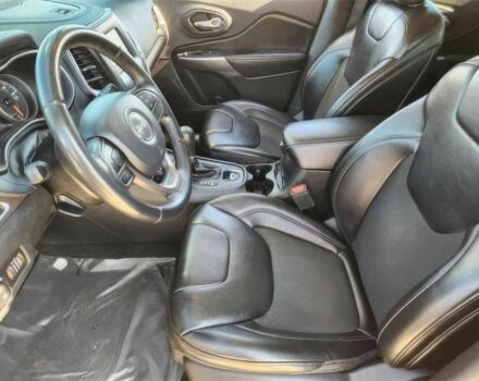 Бежевый Джип Чероки, объемом двигателя 3.2 л и пробегом 50 тыс. км за 5900 $, фото 7 на Automoto.ua