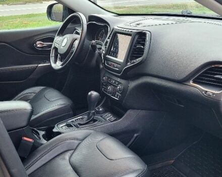 Бежевый Джип Чероки, объемом двигателя 3.2 л и пробегом 56 тыс. км за 17999 $, фото 5 на Automoto.ua