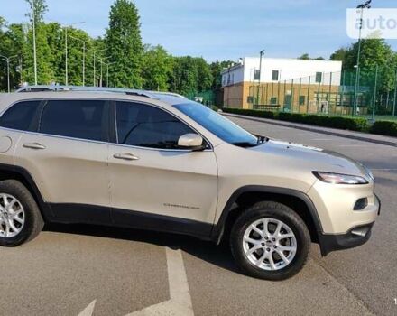 Бежевий Джип Cherokee, об'ємом двигуна 3.2 л та пробігом 245 тис. км за 11500 $, фото 1 на Automoto.ua