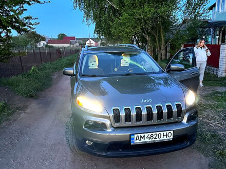 Джип Чероки 2016 в Андрушевке на Automoto.ua Бежевый Джип Чероки, объемом двигателя 2.4 л и пробегом 140 тыс. км за 11850 $, фото 1 на Automoto.ua