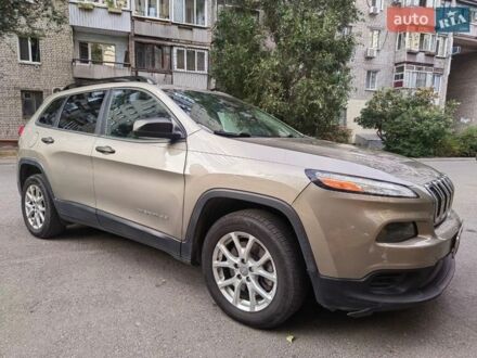Бежевий Джип Cherokee, об'ємом двигуна 2.4 л та пробігом 278 тис. км за 13200 $, фото 1 на Automoto.ua