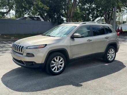 Джип Cherokee 2017 у Одесі на Automoto.ua Бежевий Джип Cherokee, об'ємом двигуна 3.2 л та пробігом 79 тис. км за 9500 $, фото 1 на Automoto.ua