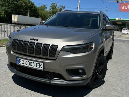 Джип Cherokee 2019 у Тернополі на Automoto.ua Бежевий Джип Cherokee, об'ємом двигуна 2.36 л та пробігом 51 тис. км за 17900 $, фото 1 на Automoto.ua