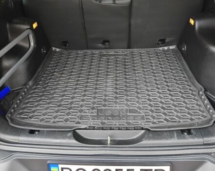 Чорний Джип Cherokee, об'ємом двигуна 2.4 л та пробігом 125 тис. км за 15200 $, фото 6 на Automoto.ua