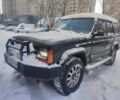 Черный Джип Чероки, объемом двигателя 2.5 л и пробегом 257 тыс. км за 5000 $, фото 1 на Automoto.ua