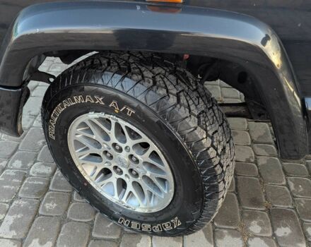 Чорний Джип Cherokee, об'ємом двигуна 0 л та пробігом 400 тис. км за 5000 $, фото 4 на Automoto.ua