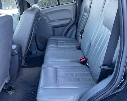 Черный Джип Чероки, объемом двигателя 2.8 л и пробегом 300 тыс. км за 3600 $, фото 5 на Automoto.ua