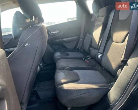 Чорний Джип Cherokee, об'ємом двигуна 2.4 л та пробігом 205 тис. км за 11190 $, фото 27 на Automoto.ua