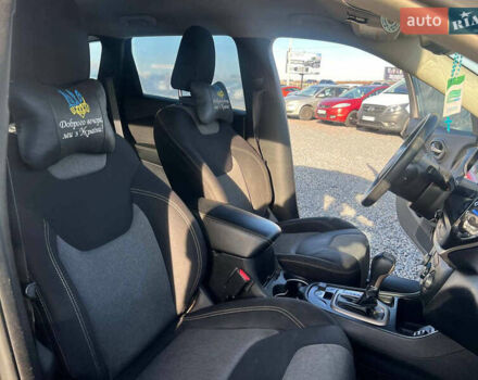 Чорний Джип Cherokee, об'ємом двигуна 2.4 л та пробігом 205 тис. км за 11190 $, фото 32 на Automoto.ua