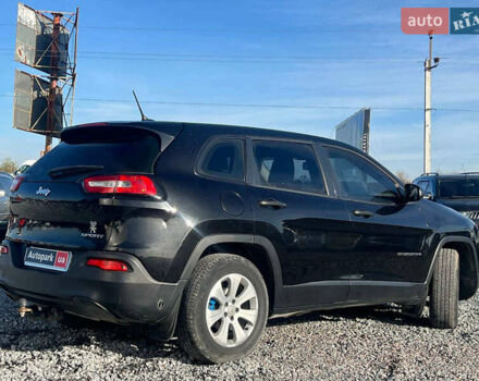 Чорний Джип Cherokee, об'ємом двигуна 2.4 л та пробігом 205 тис. км за 11190 $, фото 5 на Automoto.ua