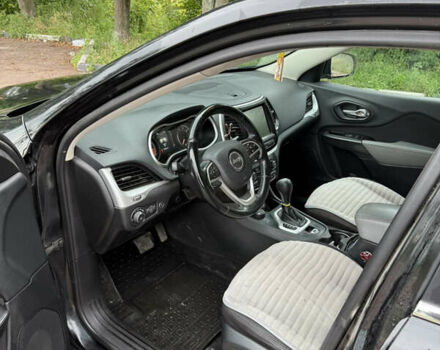 Чорний Джип Cherokee, об'ємом двигуна 3.24 л та пробігом 203 тис. км за 13000 $, фото 8 на Automoto.ua