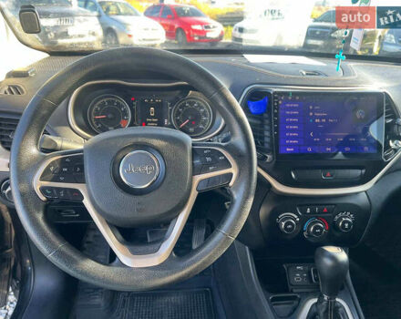 Чорний Джип Cherokee, об'ємом двигуна 2.4 л та пробігом 205 тис. км за 11190 $, фото 14 на Automoto.ua