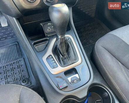 Чорний Джип Cherokee, об'ємом двигуна 2.4 л та пробігом 205 тис. км за 11190 $, фото 22 на Automoto.ua