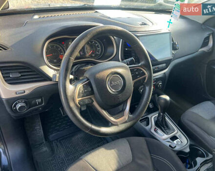 Чорний Джип Cherokee, об'ємом двигуна 2.4 л та пробігом 205 тис. км за 11190 $, фото 12 на Automoto.ua