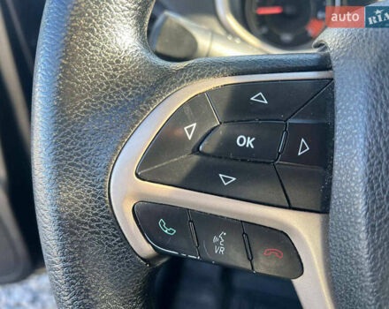 Чорний Джип Cherokee, об'ємом двигуна 2.4 л та пробігом 205 тис. км за 11190 $, фото 16 на Automoto.ua