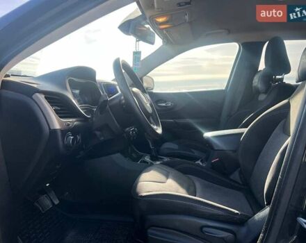 Чорний Джип Cherokee, об'ємом двигуна 2.4 л та пробігом 205 тис. км за 11190 $, фото 13 на Automoto.ua