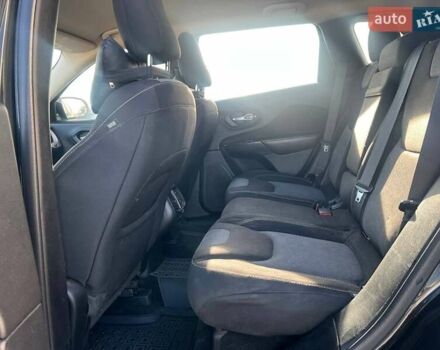 Чорний Джип Cherokee, об'ємом двигуна 2.4 л та пробігом 205 тис. км за 11190 $, фото 28 на Automoto.ua